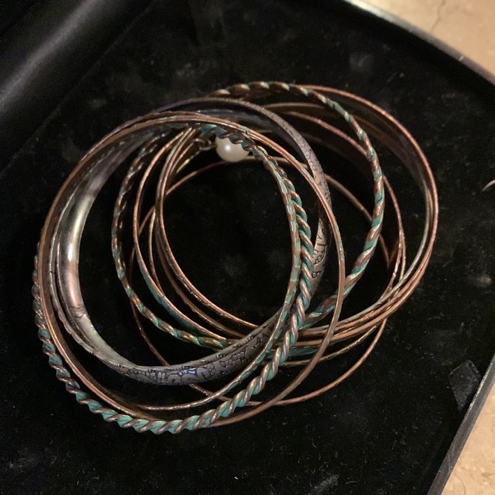 Bracelets - Picture 2 of 4